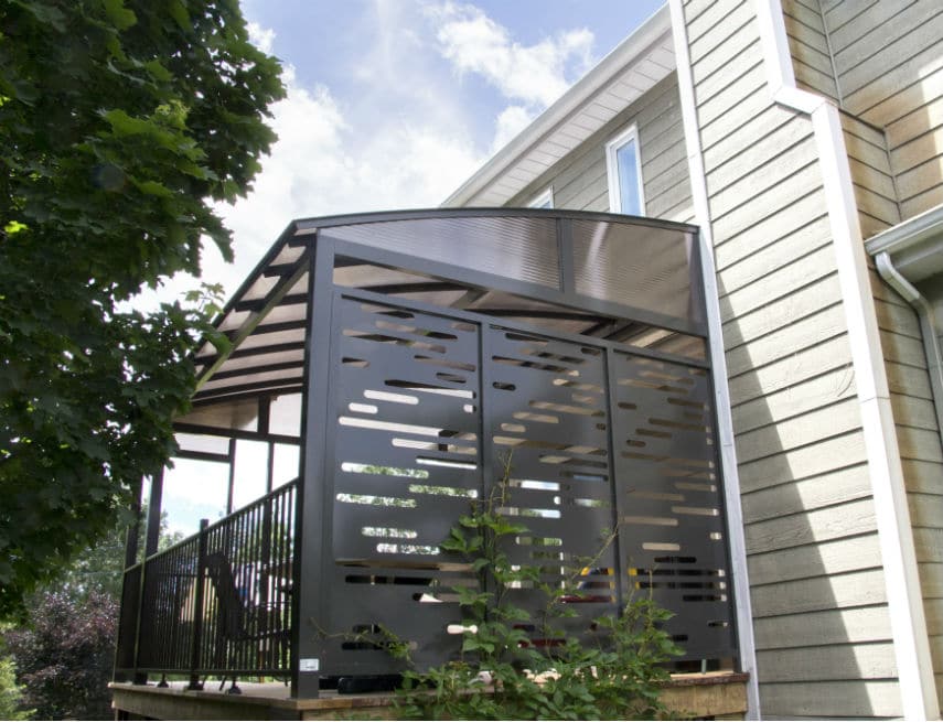 Auvent de balcon: un toit sur mesure qui s'adapte à votre espace